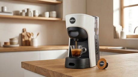 Lavazza A Modo Mio Tiny Eco macchina da caffè in capsule compatta