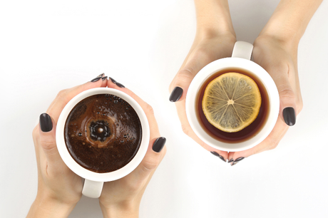 Caffè o Tè: Come Scegliere e Quando Assumerli