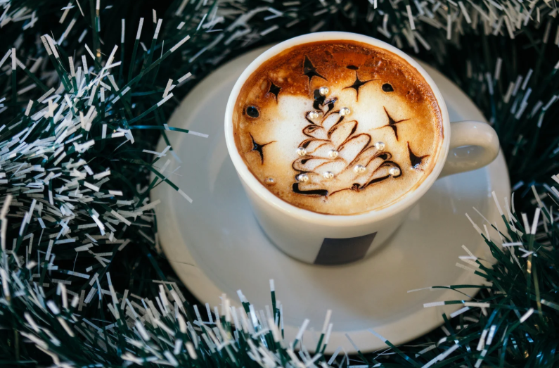 Come Preparare un Caffè Perfetto a Natale: Ricette e Consigli