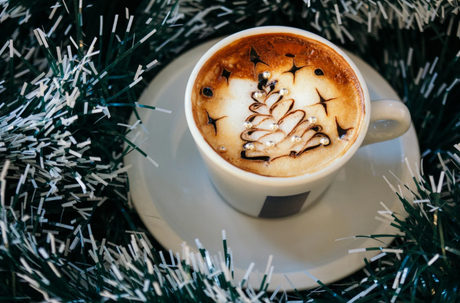 Come Preparare un Caffè Perfetto a Natale: Ricette e Consigli