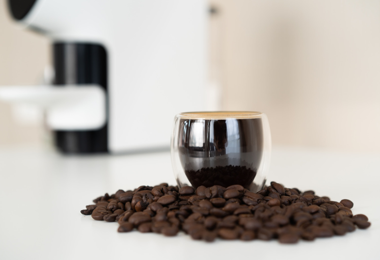 Come scegliere la macchina del caffè a capsule o cialde: Una guida completa